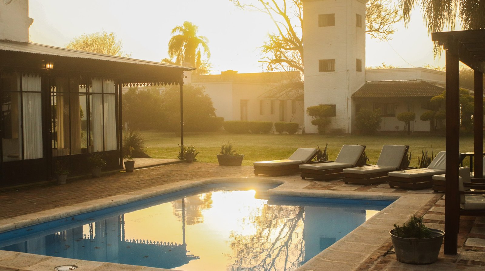 Lodges Pool - Luxury Hunting & Fishing Trips Images | Endless Horizon Luxury Travel Specialists